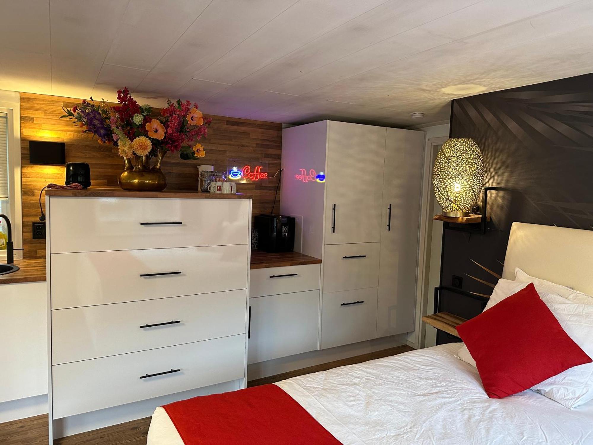 Boat No Breakfast Hotel Amsterdam Ngoại thất bức ảnh